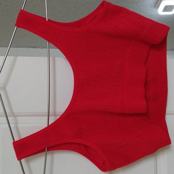 Red Ribbed Cropped Top - Picture 2 of 2